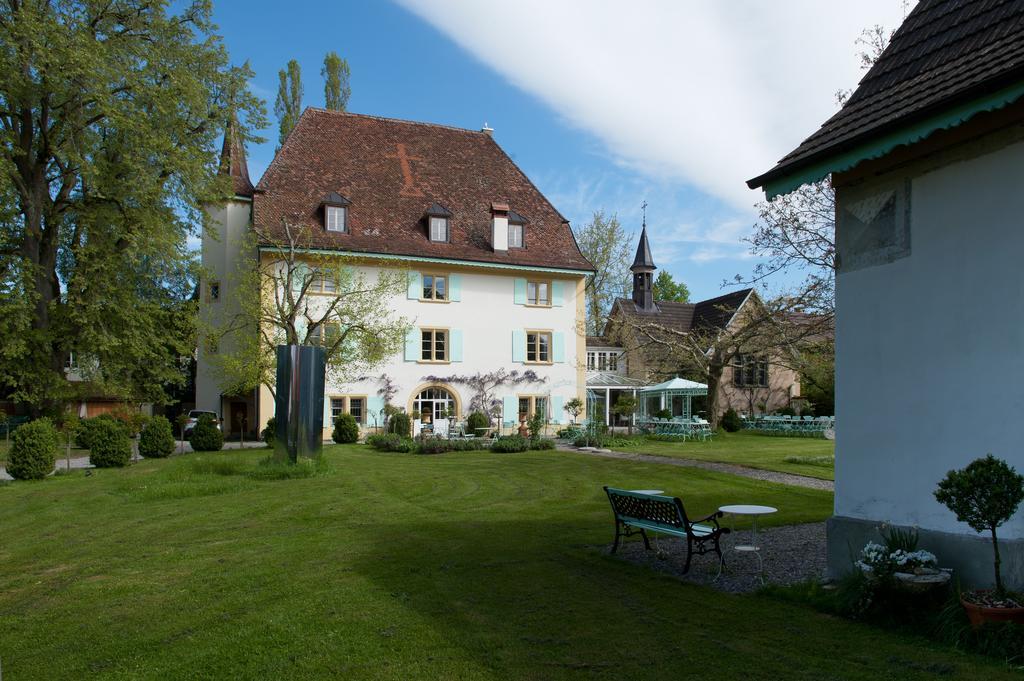 Schloss Ueberstorf - Tafeln, Tagen, Traeumen Extérieur photo